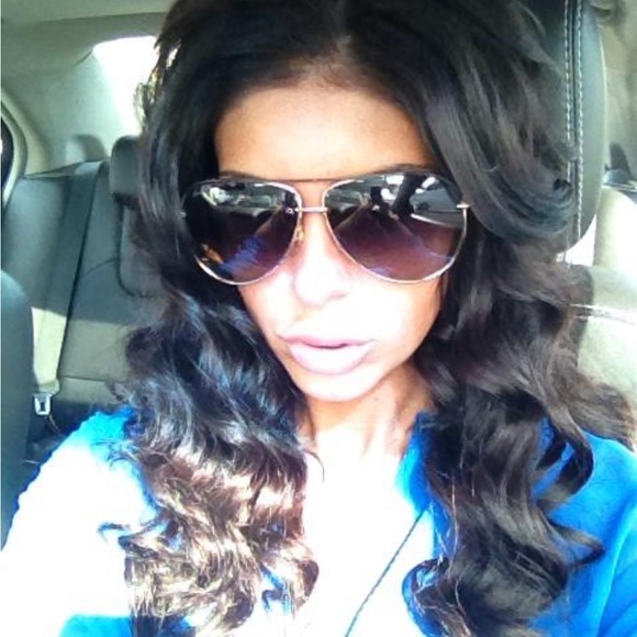 Meet your Posher, Lauren LaLa B. - Picture 15 of 17